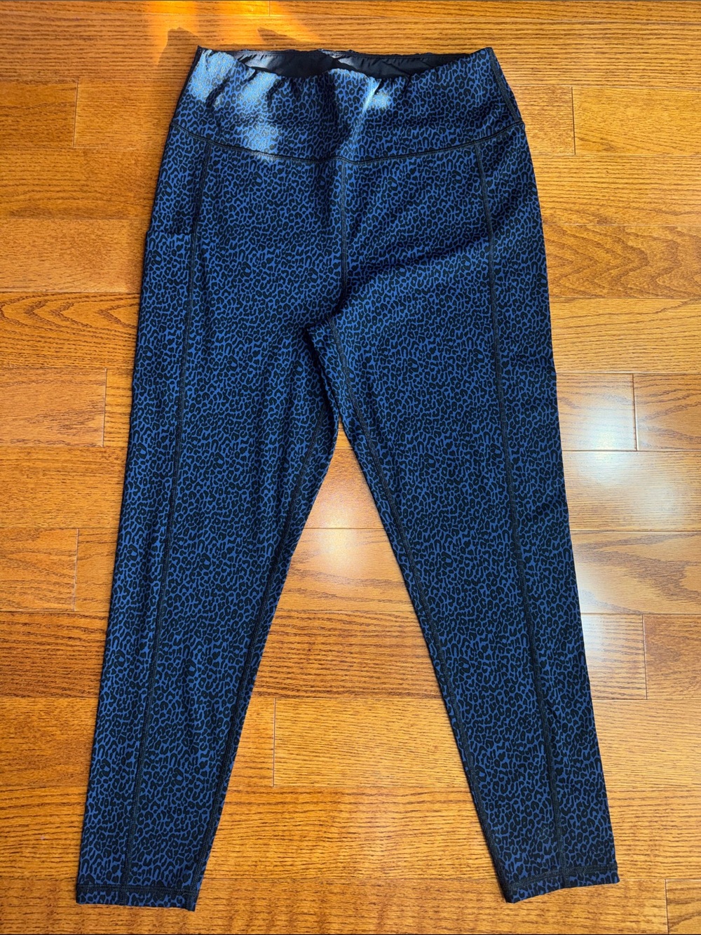 XL Lilly Pulitzer Women's Black & Blue Leopard Print Leggings